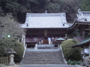 50番 繁多寺の境内