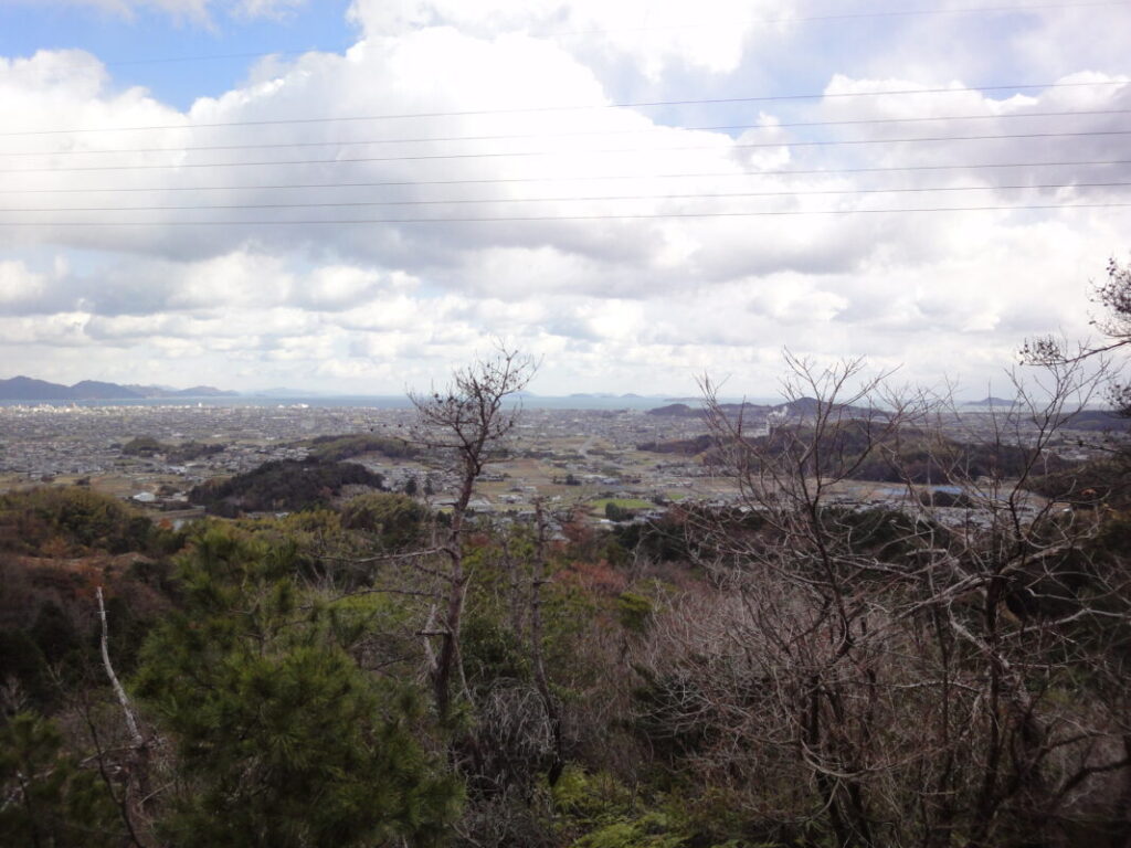 仙遊寺の高台から望む伊予の街並み