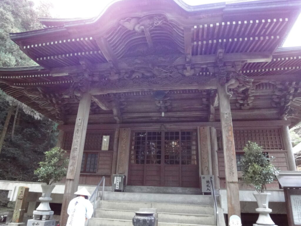 Temple 65: Sankakuji