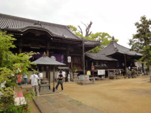 86番 志度寺の境内