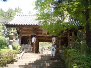 8番 熊谷寺の山門