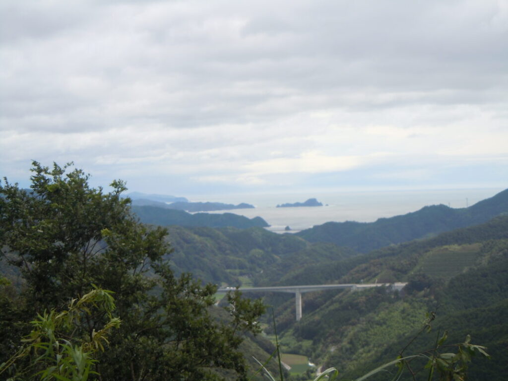 七子峠から望む土佐湾：写真