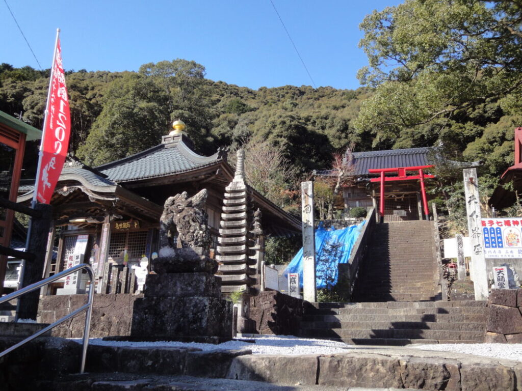 Main Hall and red torii gate at Ryukoji