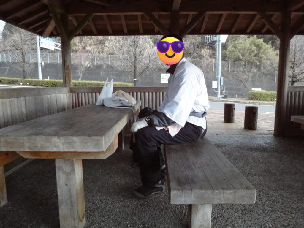 Roadside rest area along National Route 33 (15 km point)