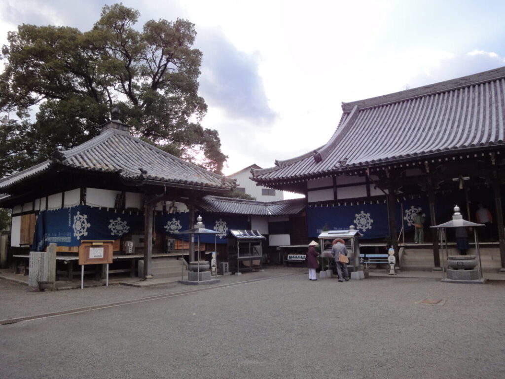 Main Hall and Daishi Hall of Kichijoji Temple