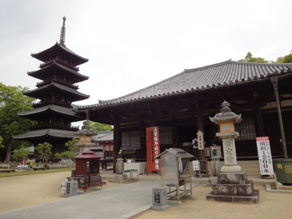 The Main Hall and Five-Story Pagoda of Motoyamaji Temple.